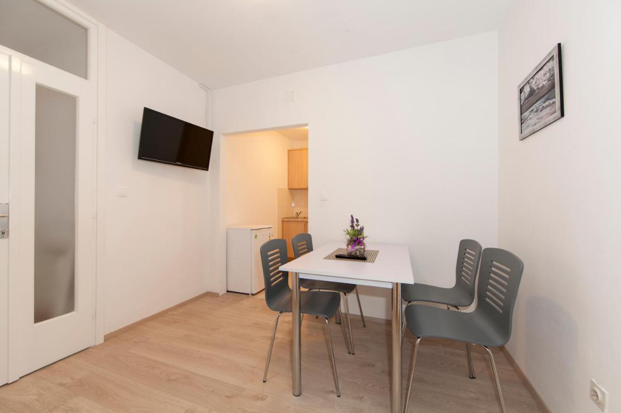 Apartmani Iva Tucepi Exterior photo