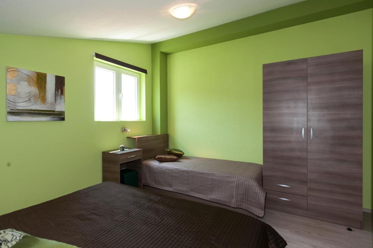 Apartmani Iva Tucepi Exterior photo