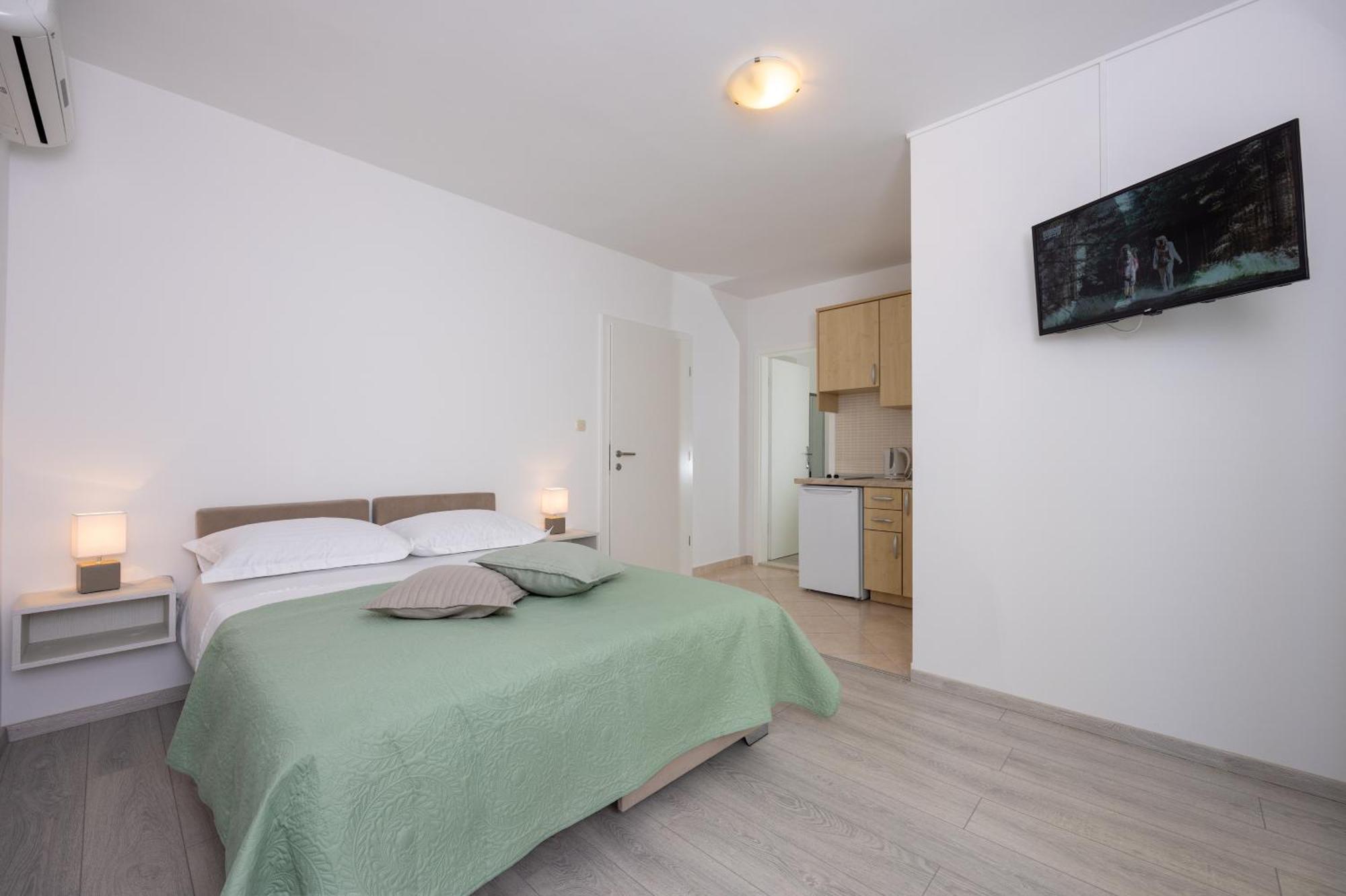 Apartmani Iva Tucepi Exterior photo